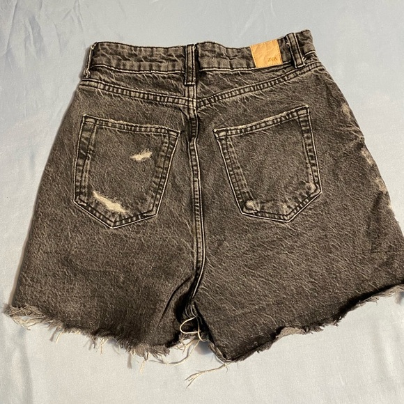 Zara Distressed Jean Shorts High-Waisted - Picture 15 of 15